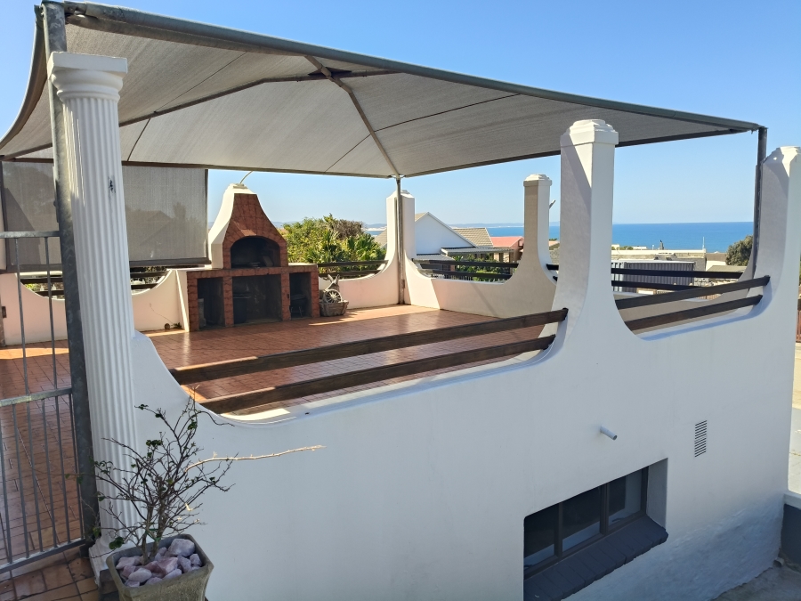 3 Bedroom Property for Sale in Wavecrest Eastern Cape